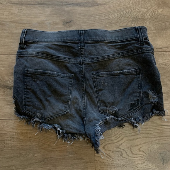 EXPRESS Size 8 Jean Shorts - Picture 4 of 7